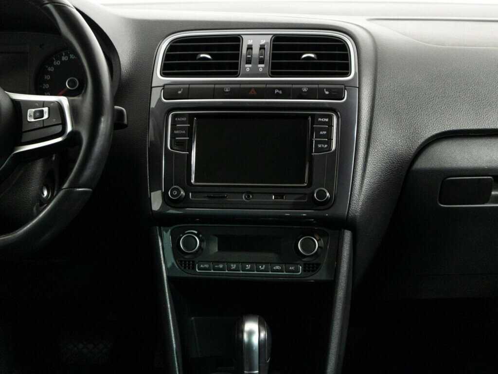 Volkswagen Polo, 2018 Фото №14