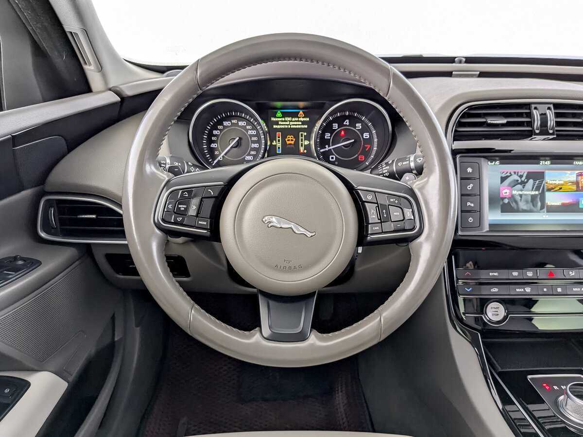 Jaguar XE, 2015 Фото №22