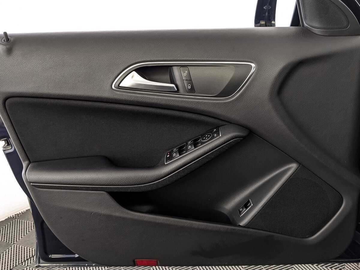 Mercedes-Benz GLA 200, 2018 Фото №19