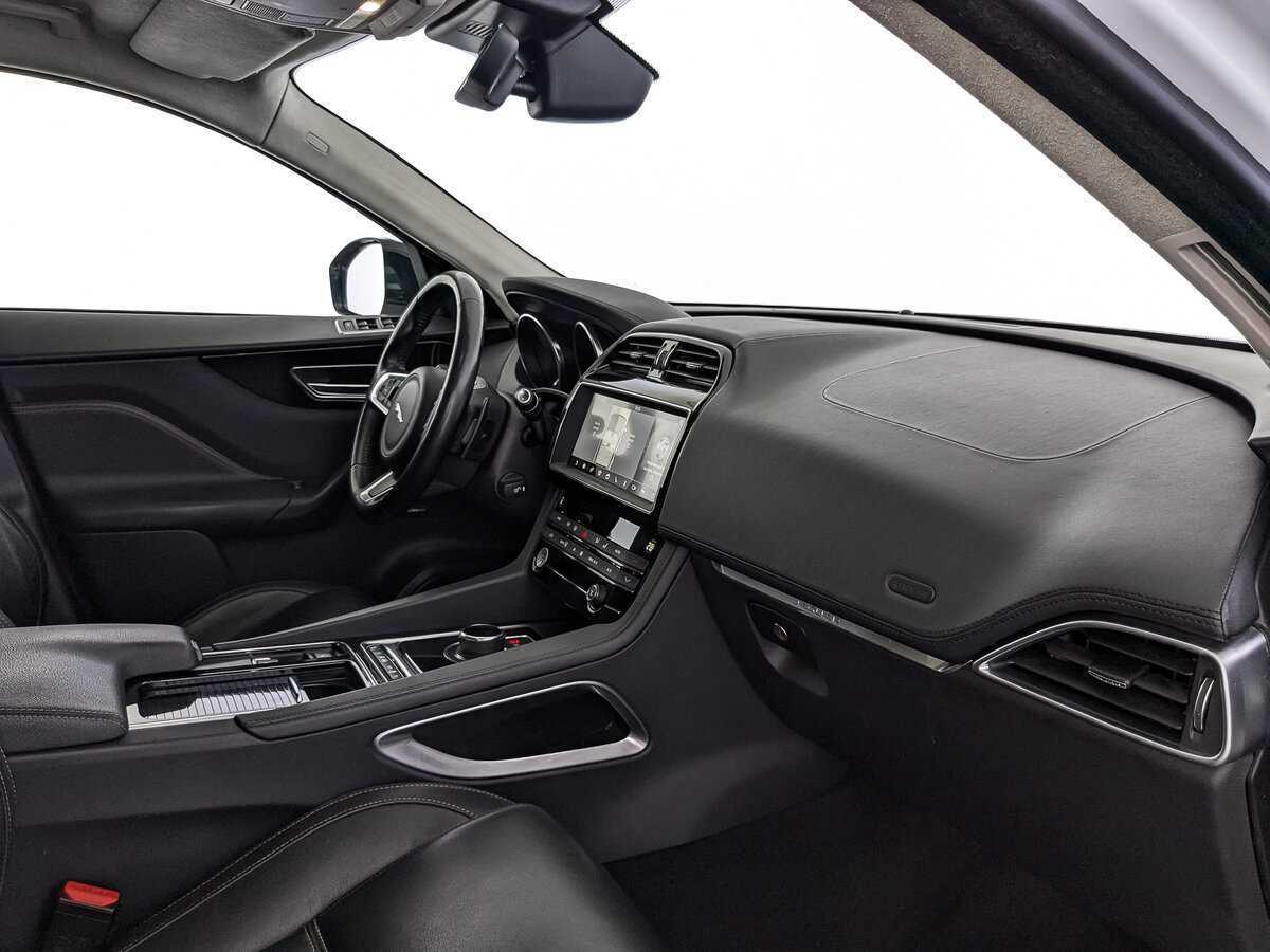 Jaguar F-Pace, 2018 Фото №13