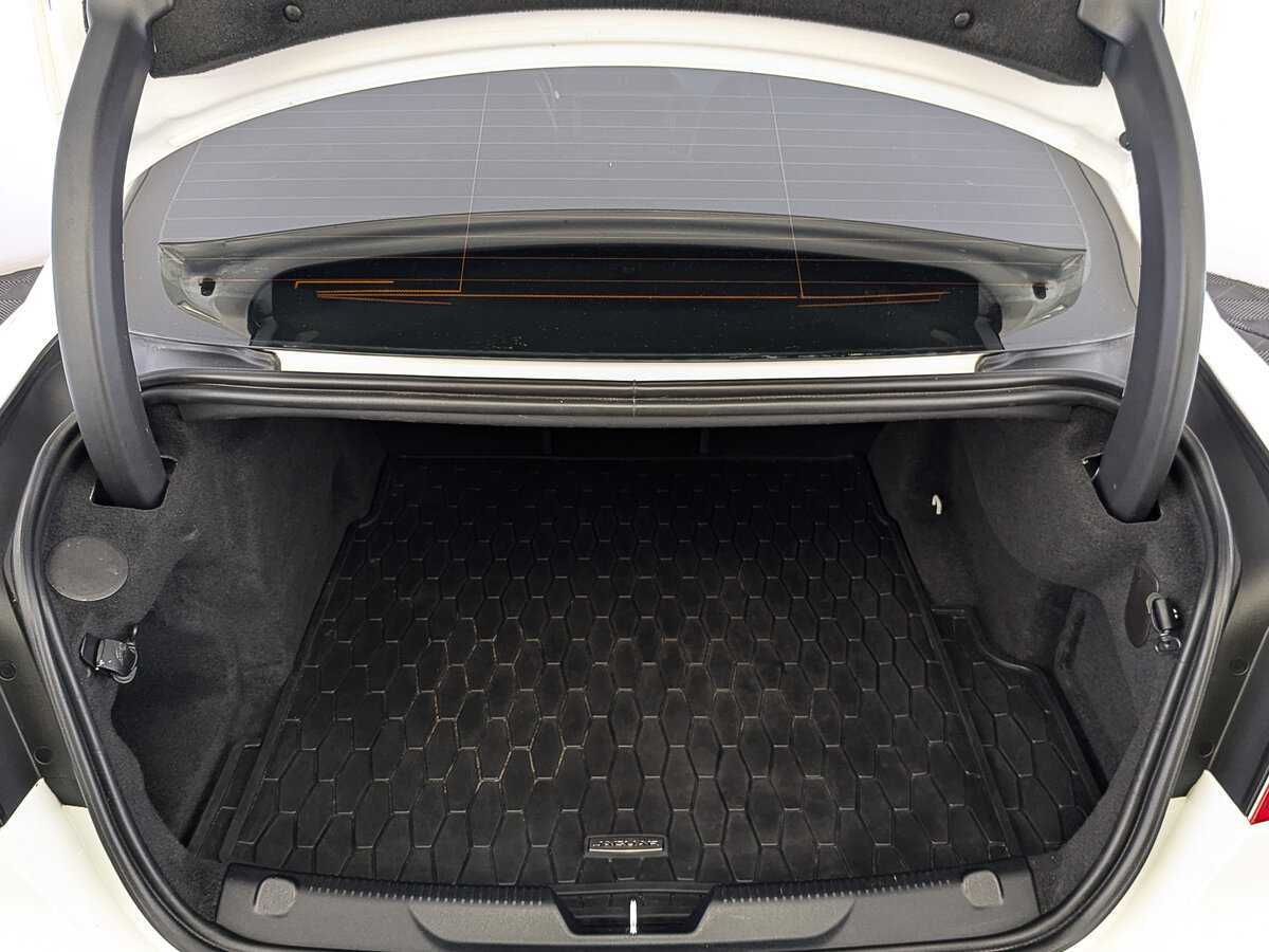 Jaguar XE, 2019 Фото №10