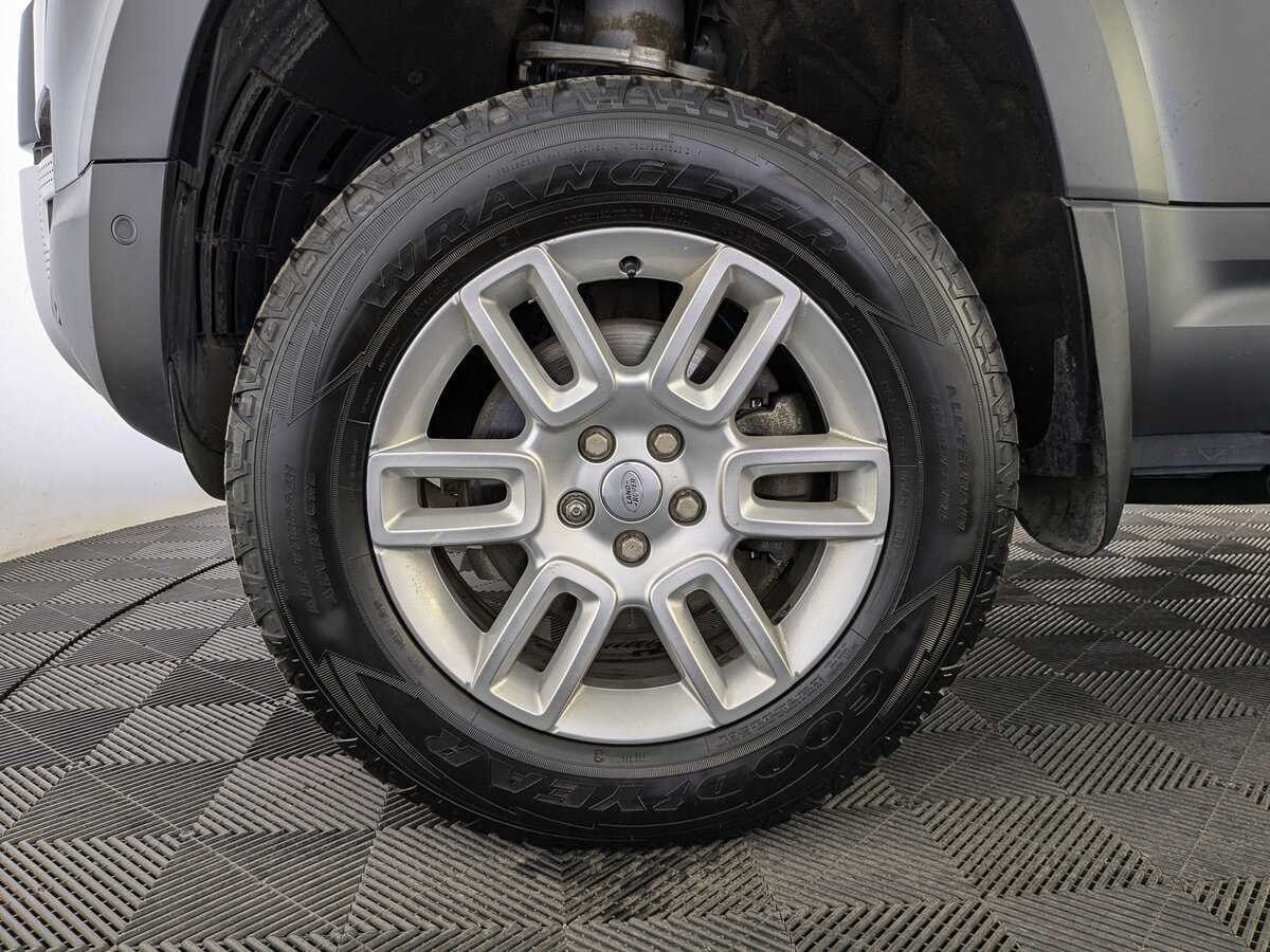 Land Rover Defender 110, 2021 Фото №12
