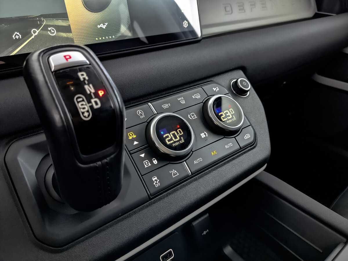 Land Rover Defender 110, 2021 Фото №20