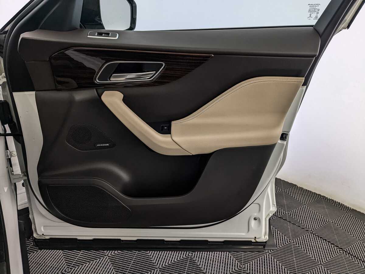Jaguar F-Pace, 2018 Фото №24