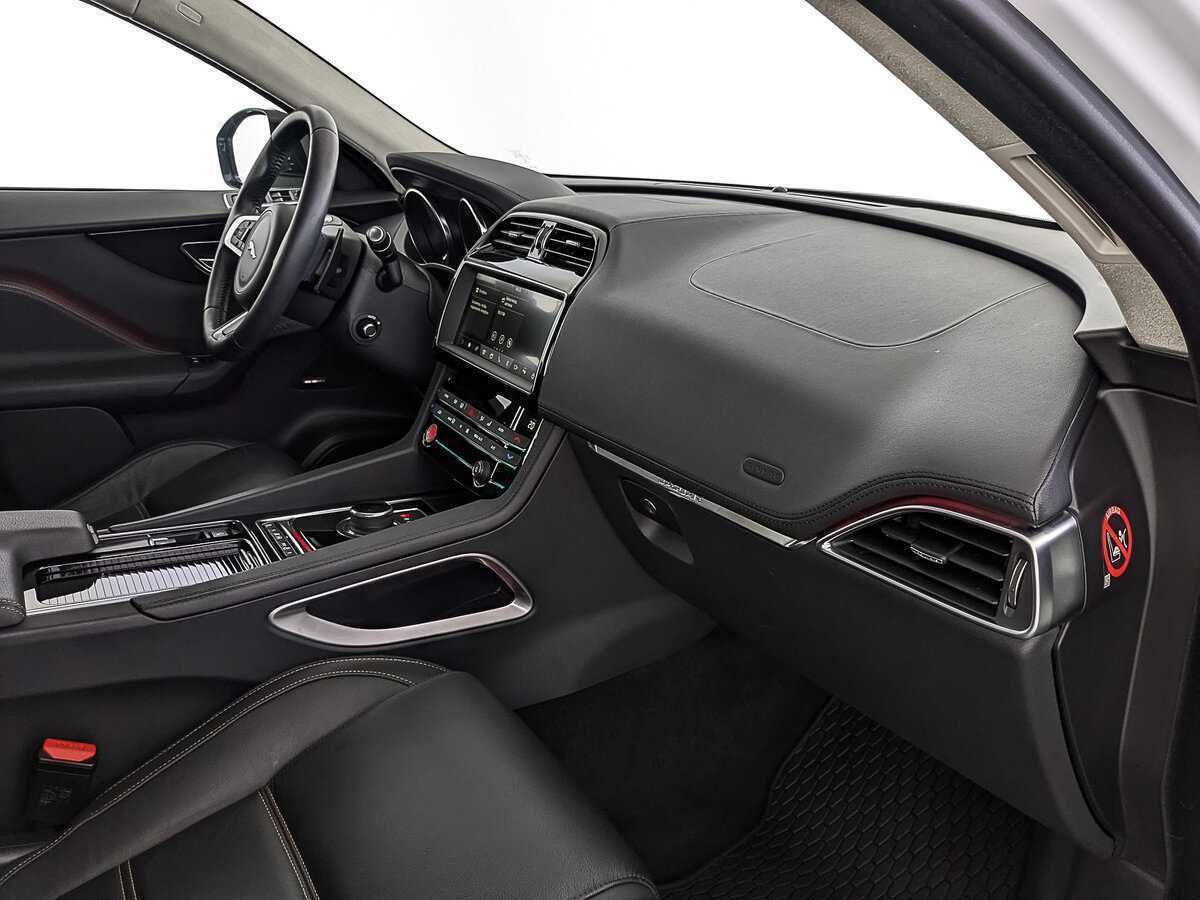 Jaguar F-Pace, 2018 Фото №13