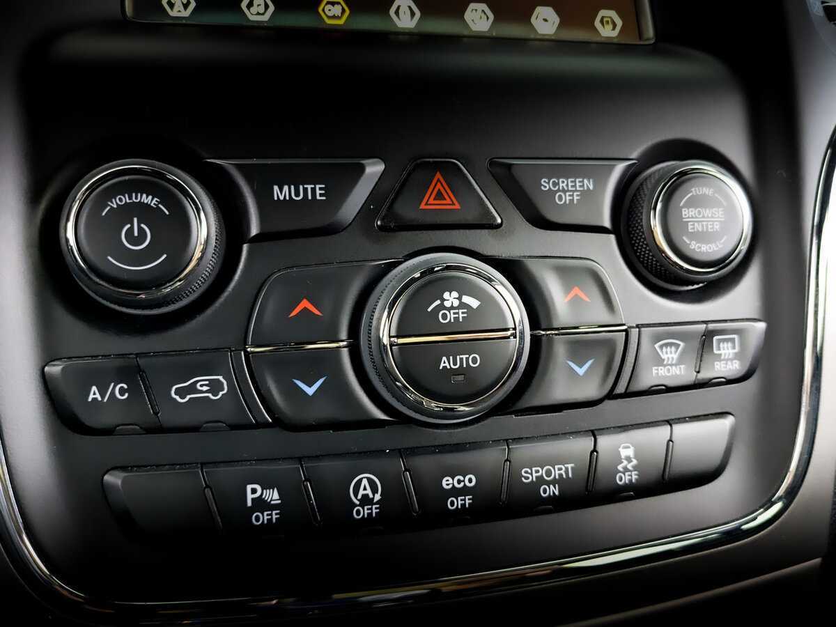 Jeep Grand Cherokee, 2018 Фото №25