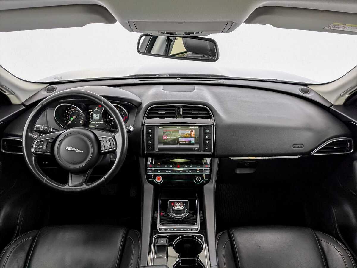 Jaguar F-Pace, 2017 Фото №14