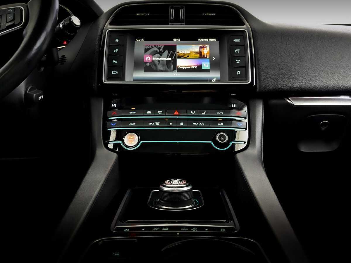 Jaguar F-Pace, 2017 Фото №15