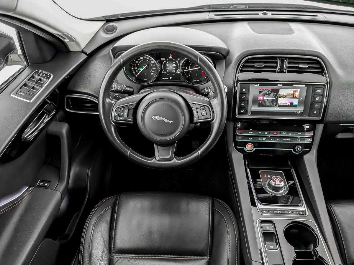 Jaguar F-Pace, 2017 Фото №29