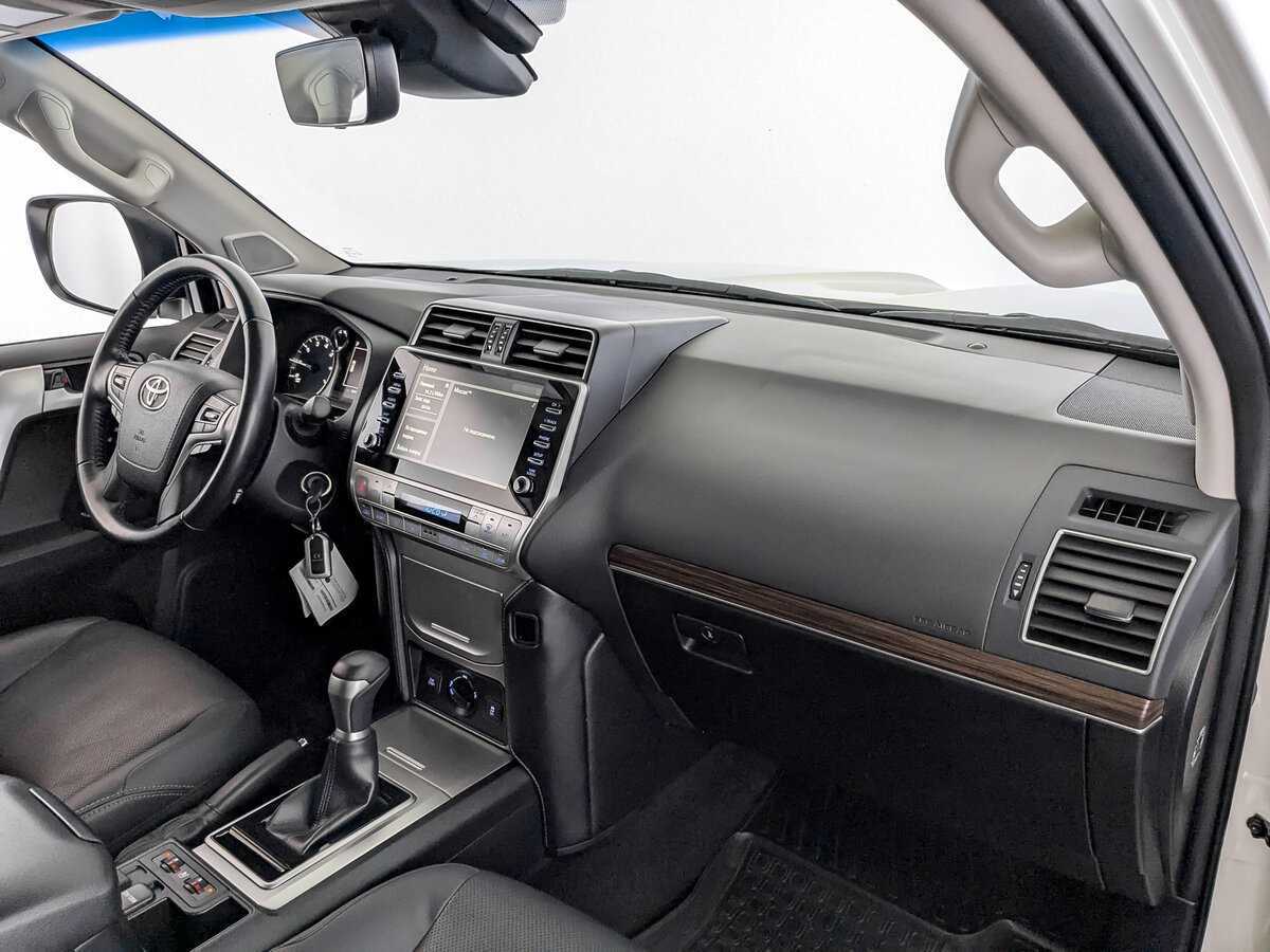 Toyota Land Cruiser Prado, 2022 Фото №11