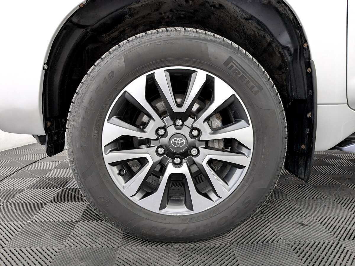 Toyota Land Cruiser Prado, 2022 Фото №18