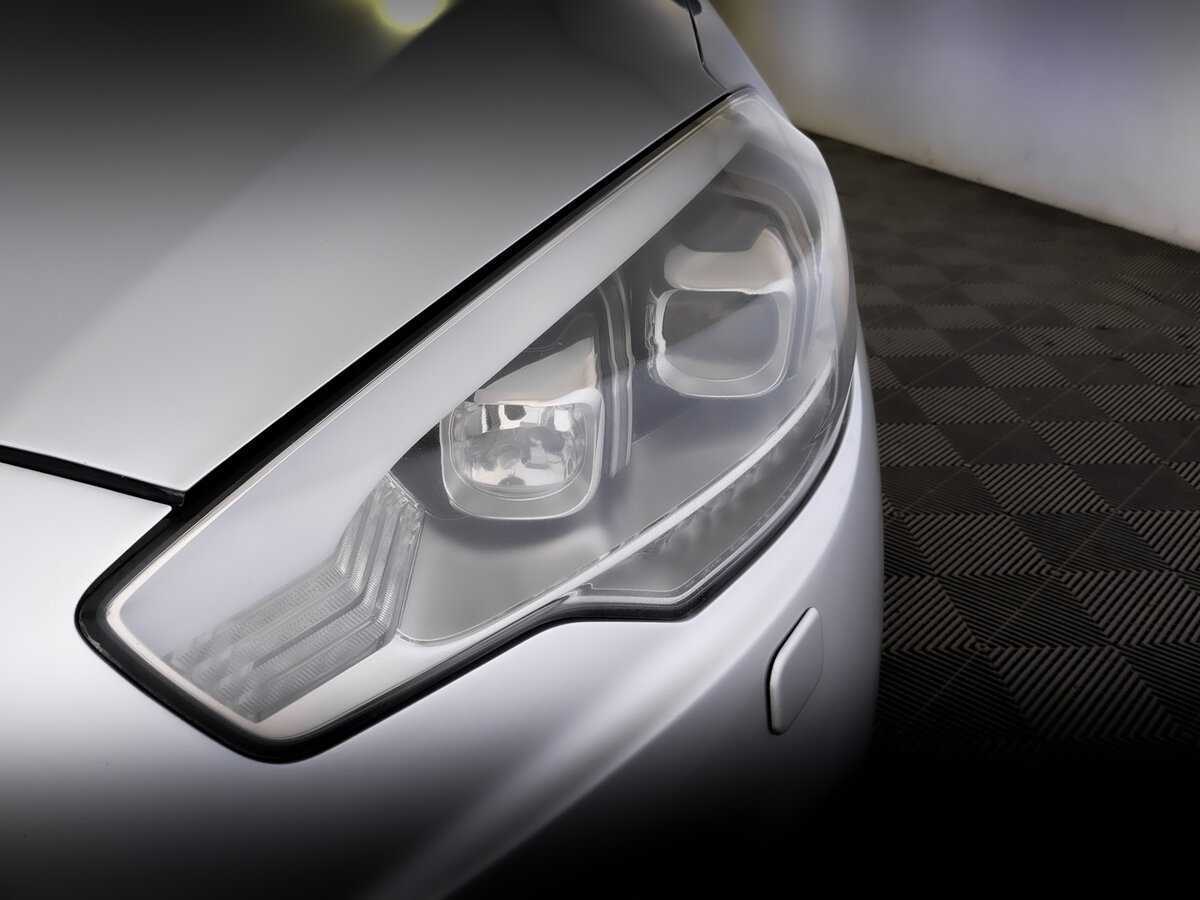 Kia Quoris, 2013 Фото №17