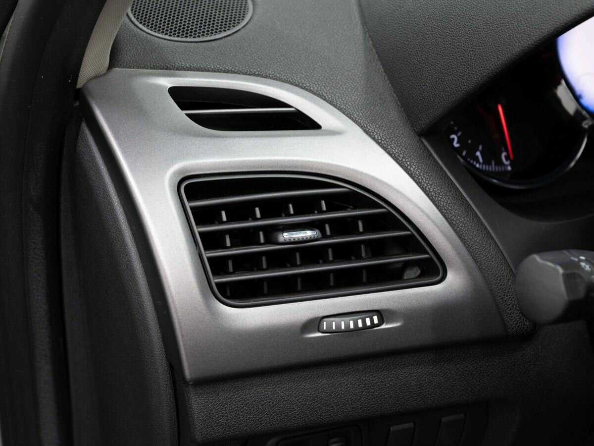 Renault Fluence, 2013 Фото №19