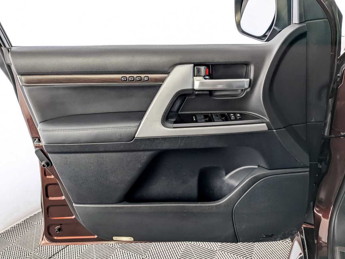 Toyota Land Cruiser, 2018 Фото №19