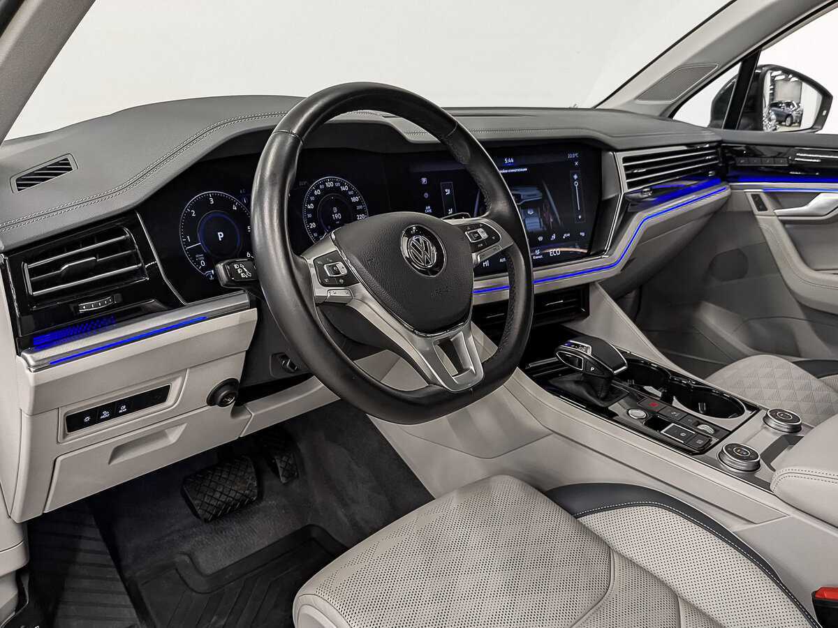 Volkswagen Touareg, 2020 Фото №15