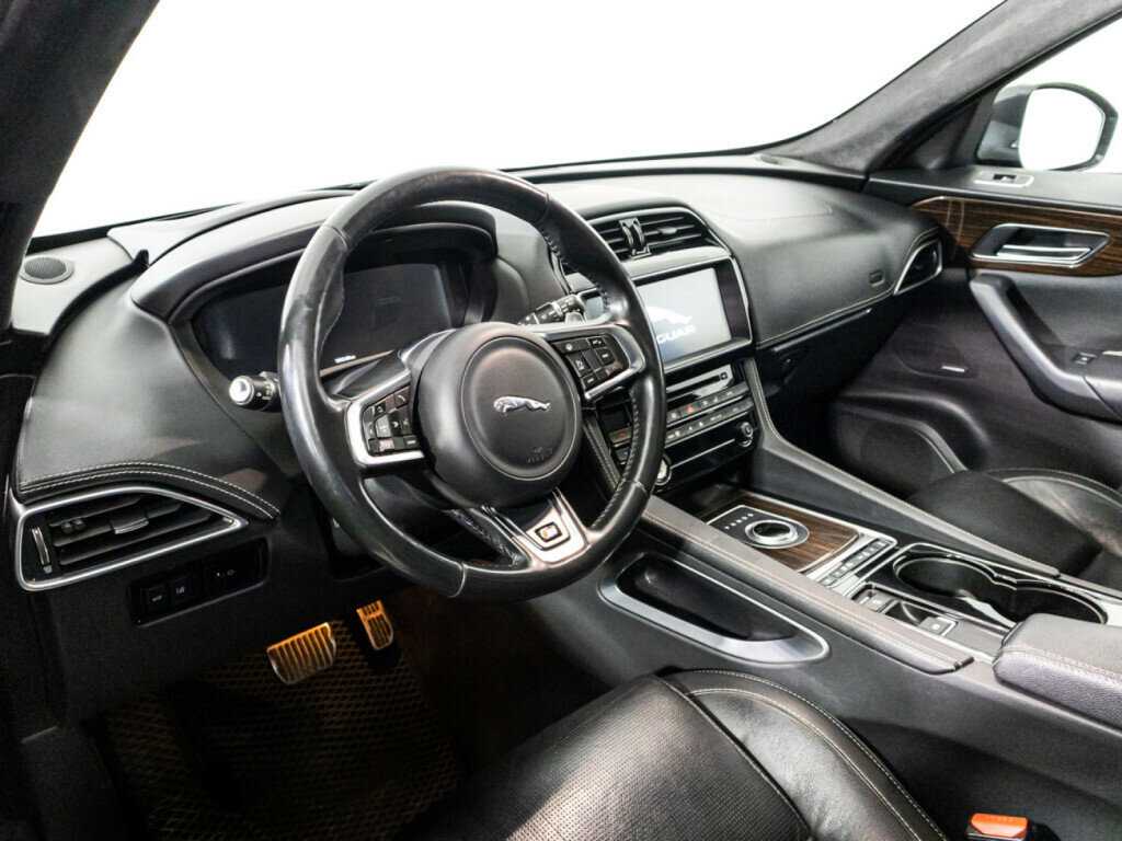 Jaguar F-Pace, 2016 Фото №11