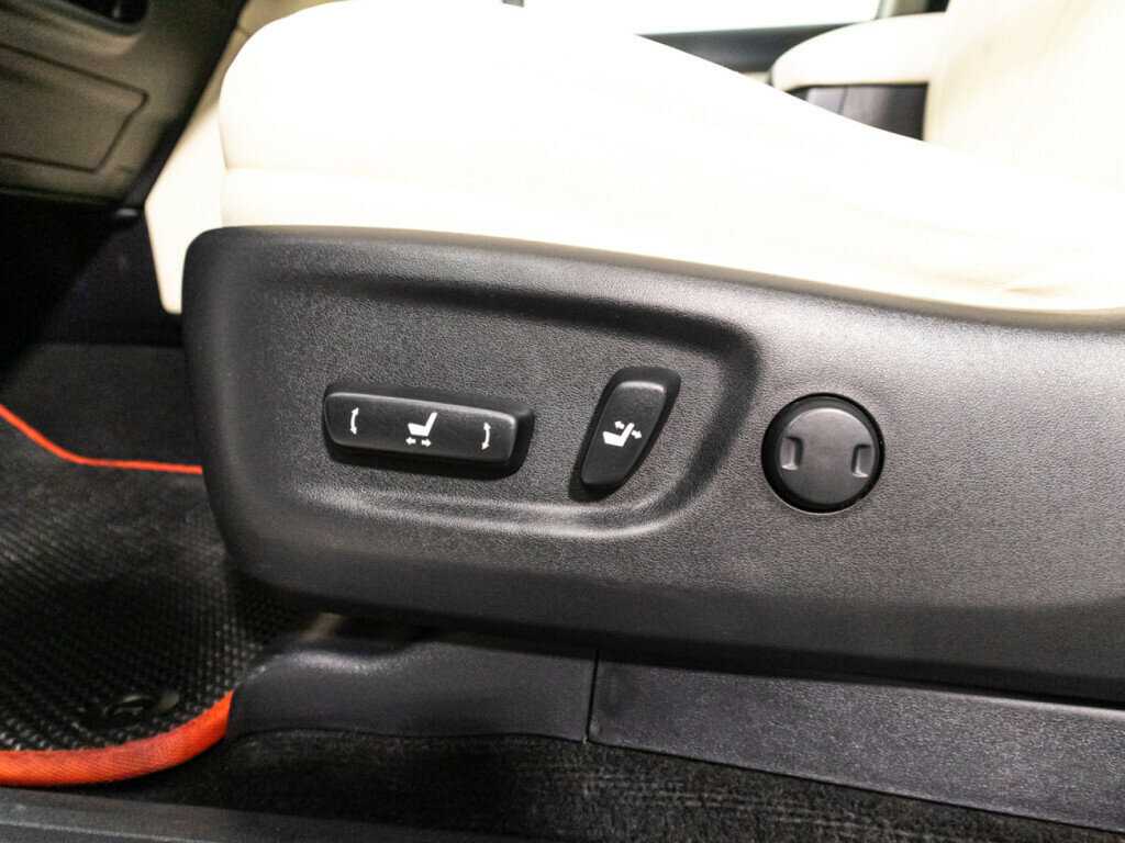 Toyota Land Cruiser Prado, 2019 Фото №18