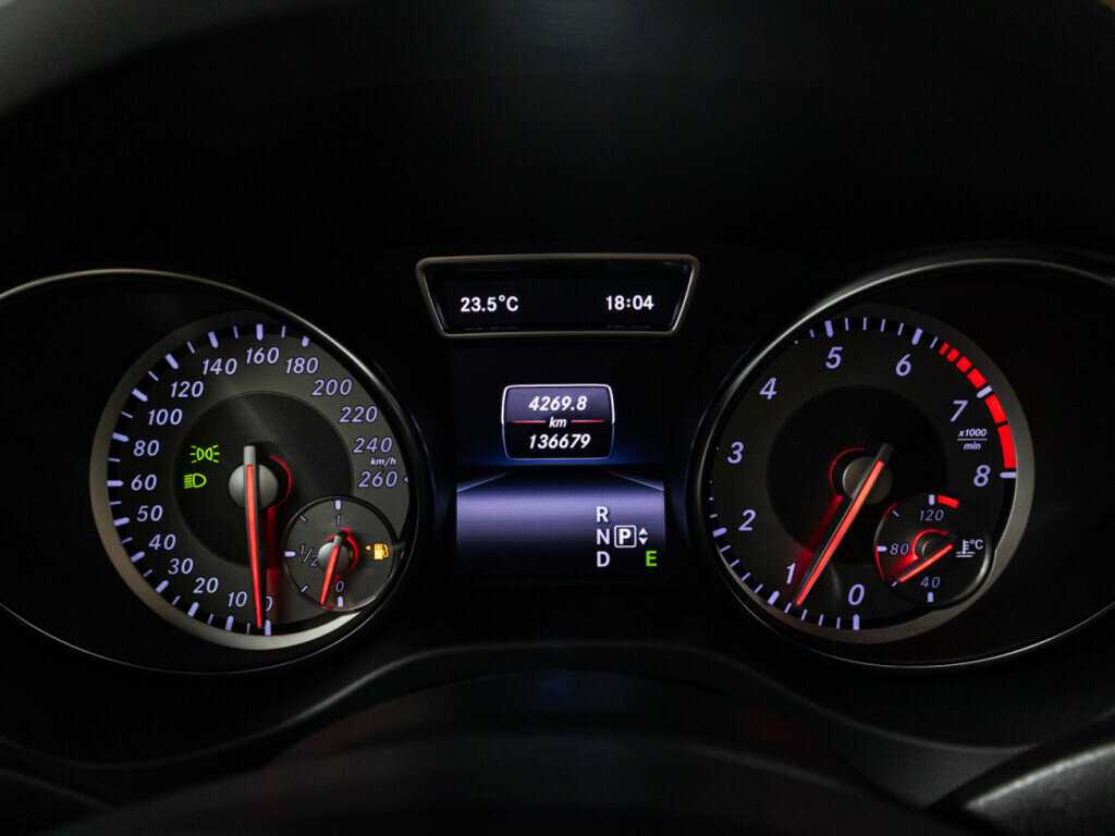 Mercedes-Benz GLA 250, 2014 Фото №12