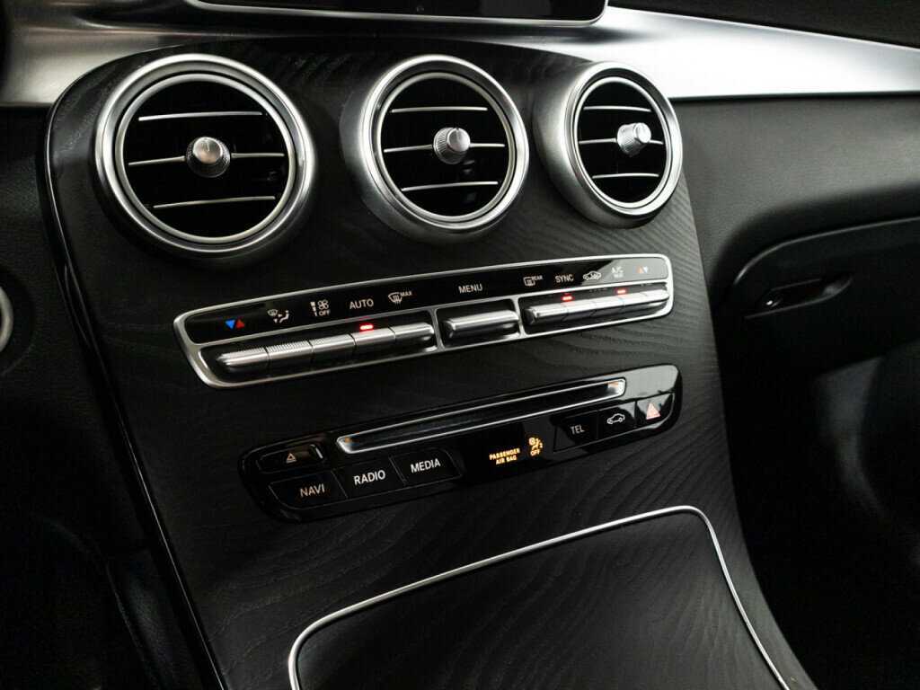 Mercedes-Benz GLC 250, 2018 Фото №18