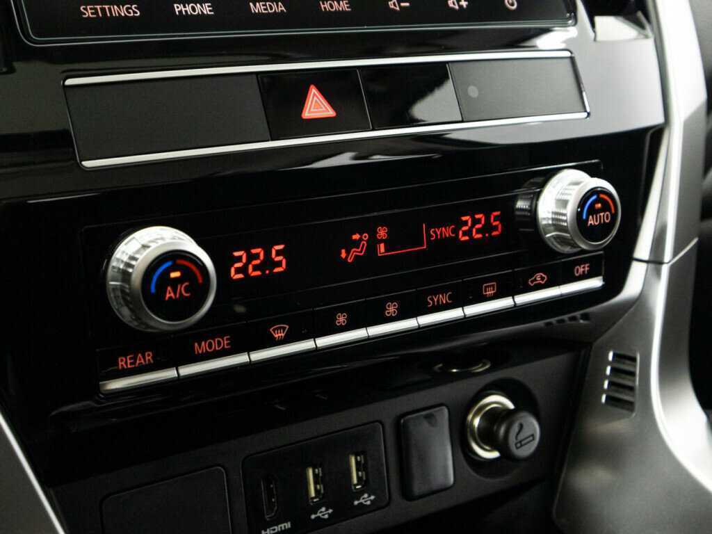 Mitsubishi Montero Sport, 2022 Фото №14