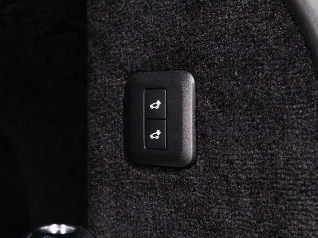 Land Rover Range Rover Sport, 2018 Фото №16