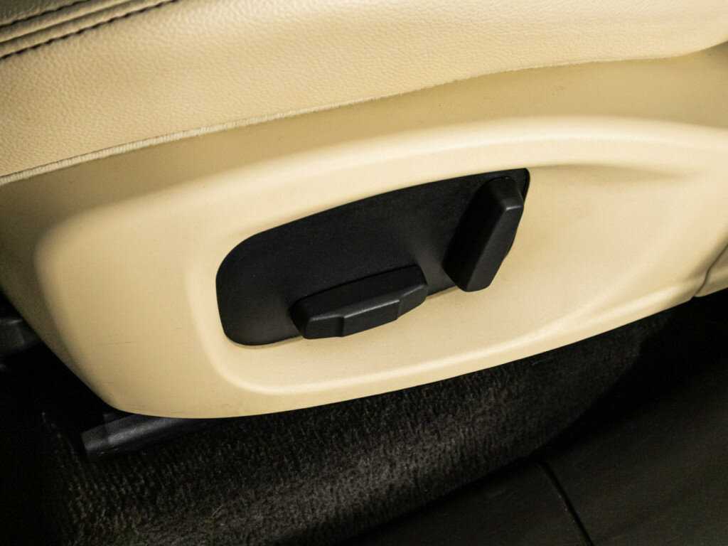 Jaguar F-Pace, 2016 Фото №15