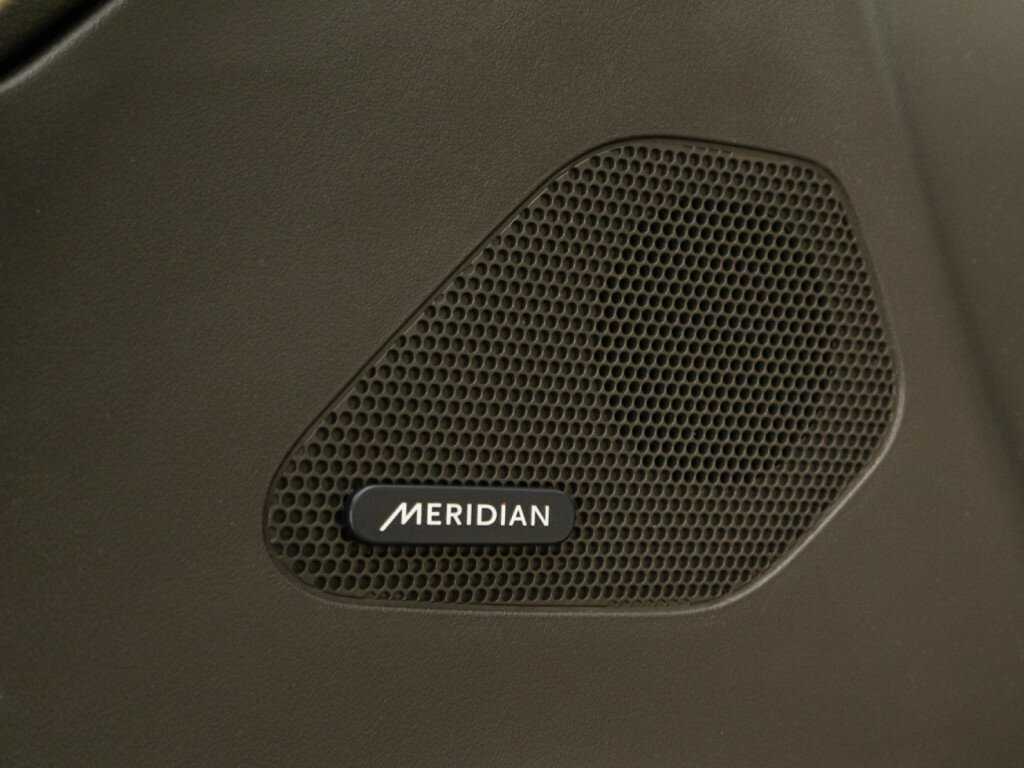 Jaguar F-Pace, 2016 Фото №16