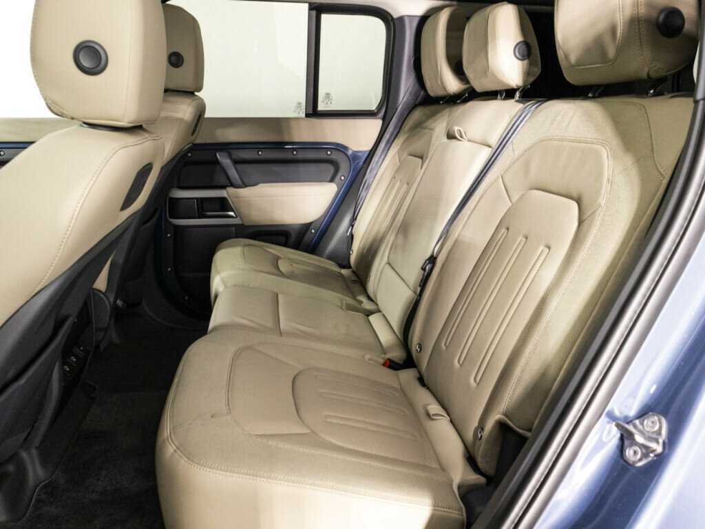 Land Rover Defender 110, 2021 - 95 660 км. | Фото №8