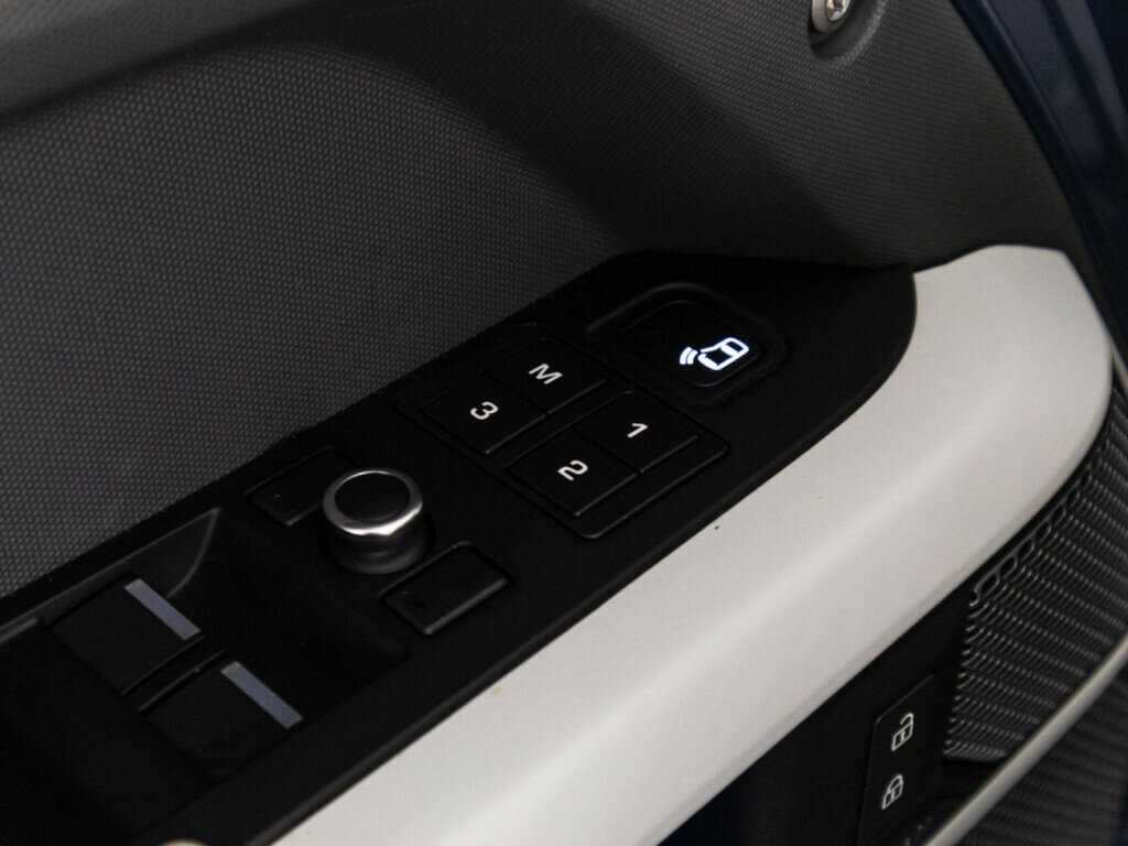 Land Rover Defender 110, 2021 Фото №19