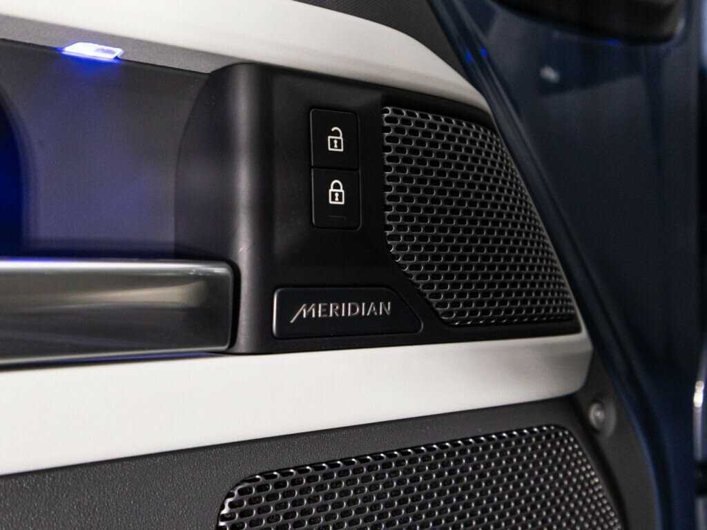 Land Rover Defender 110, 2021 Фото №20