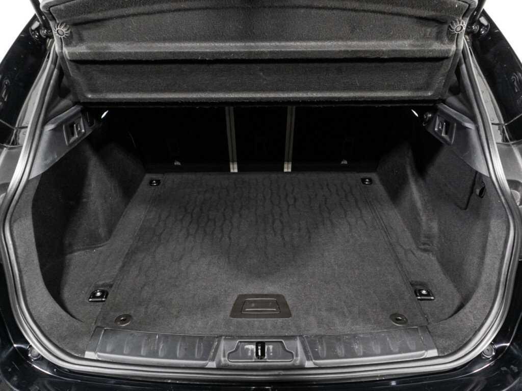 Jaguar F-Pace, 2016 Фото №15