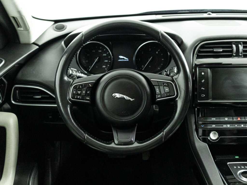 Jaguar F-Pace, 2016 Фото №21