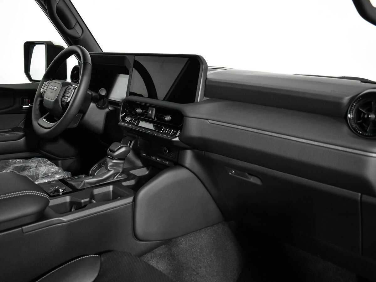 Toyota Land Cruiser Prado, 2024 Фото №9