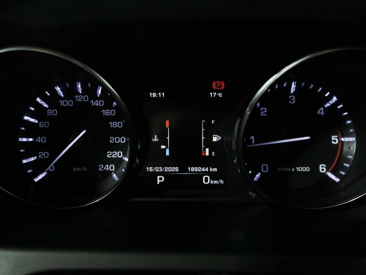 Land Rover Discovery Sport, 2015 Фото №12