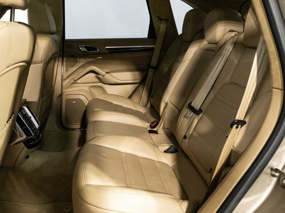 Porsche Cayenne Turbo, 2015 Фото №10