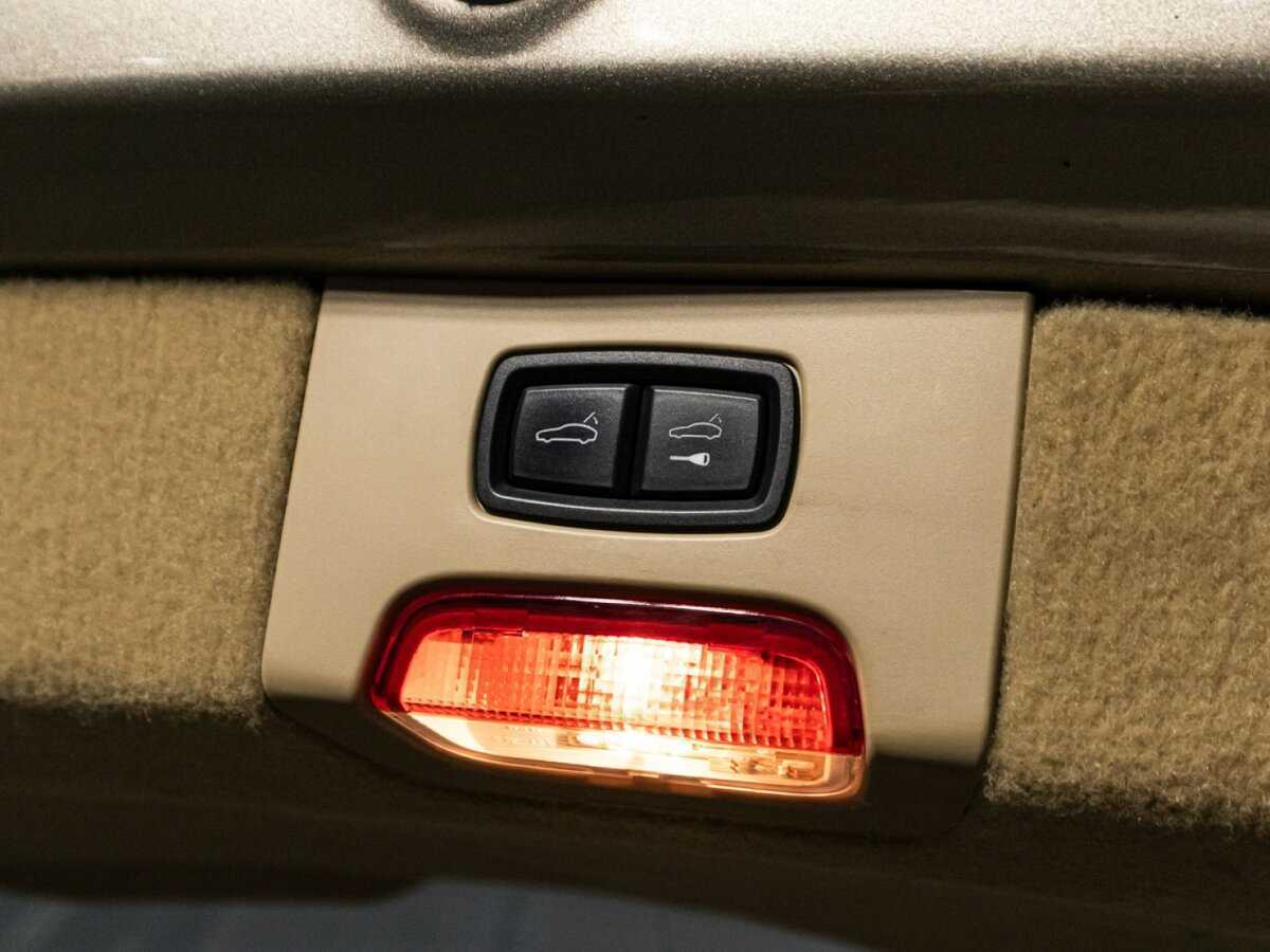 Porsche Cayenne Turbo, 2015 Фото №16