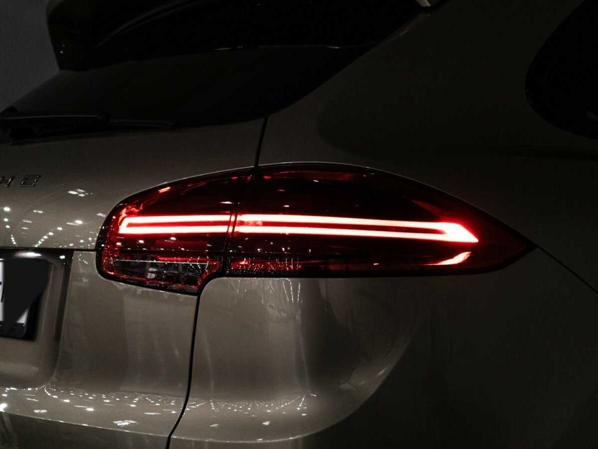 Porsche Cayenne Turbo, 2015 Фото №30