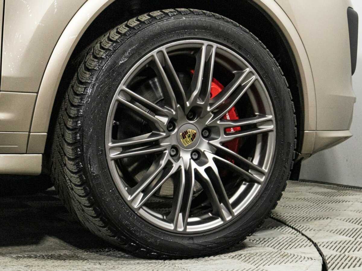 Porsche Cayenne Turbo, 2015 Фото №31