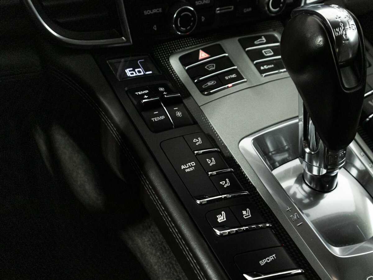 Porsche Panamera GTS, 2016 Фото №15