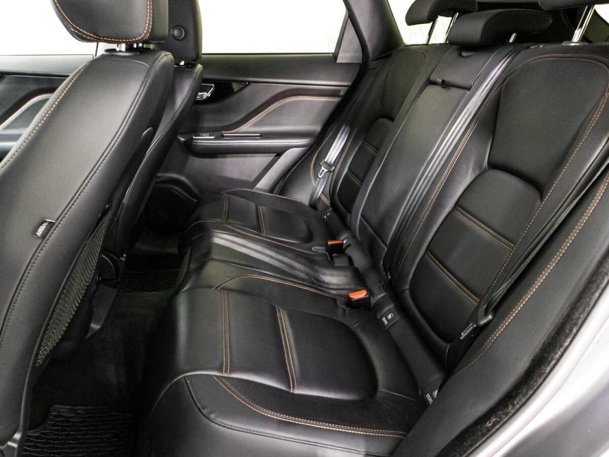 Jaguar F-Pace, 2017 Фото №10