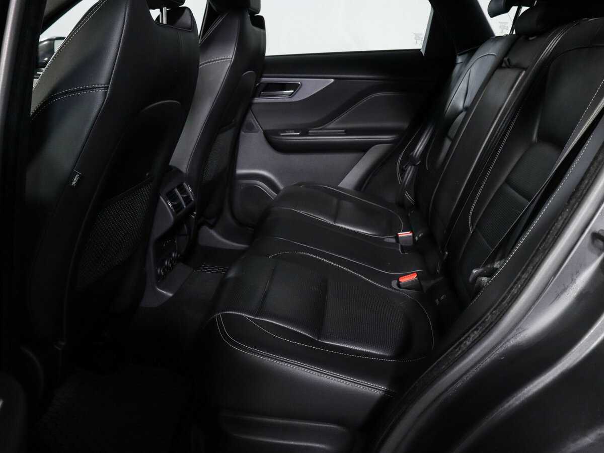 Jaguar F-Pace, 2016 Фото №10