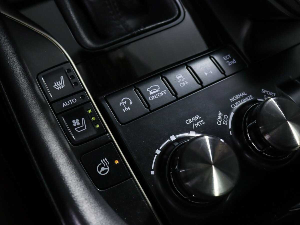 Lexus LX 570, 2017 Фото №24