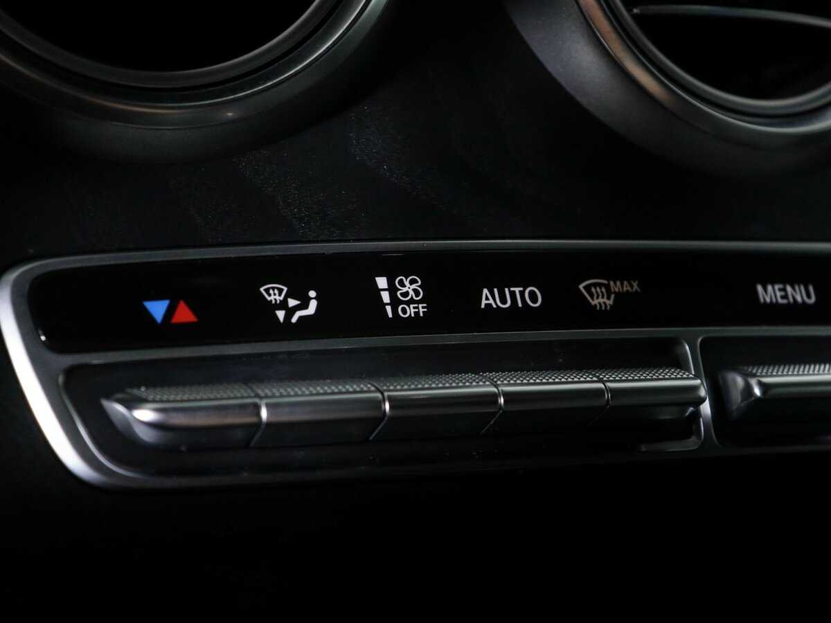 Mercedes-Benz GLC Coupe 300, 2019 Фото №24