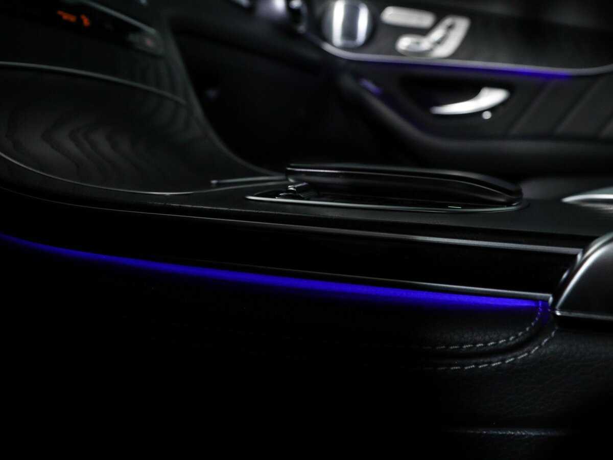 Mercedes-Benz GLC Coupe 300, 2019 Фото №30