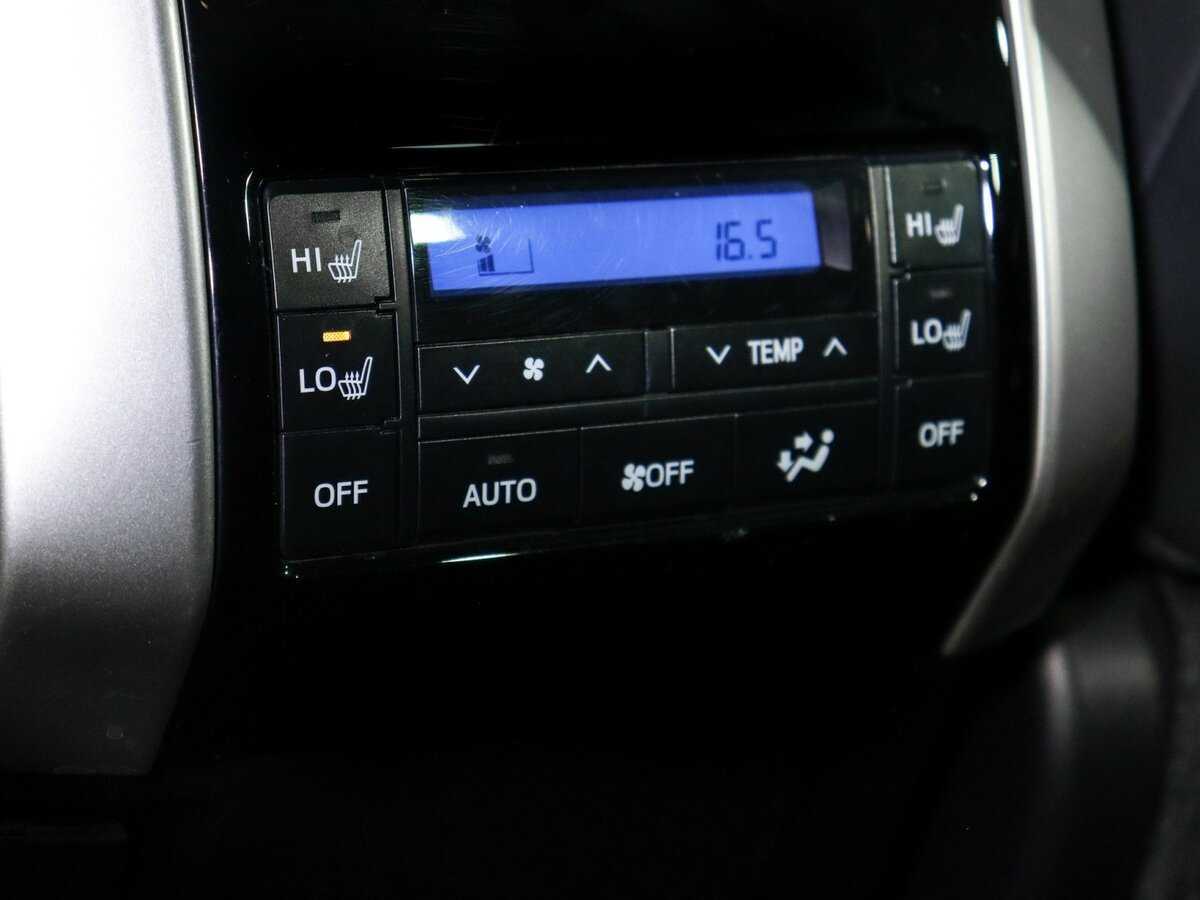 Toyota Land Cruiser Prado, 2018 Фото №18