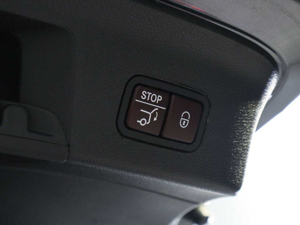 Mercedes-Benz GLE Coupe 400, 2018 Фото №17