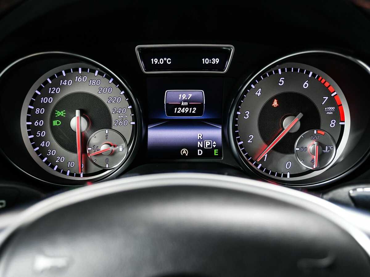 Mercedes-Benz GLA 200, 2015 Фото №10