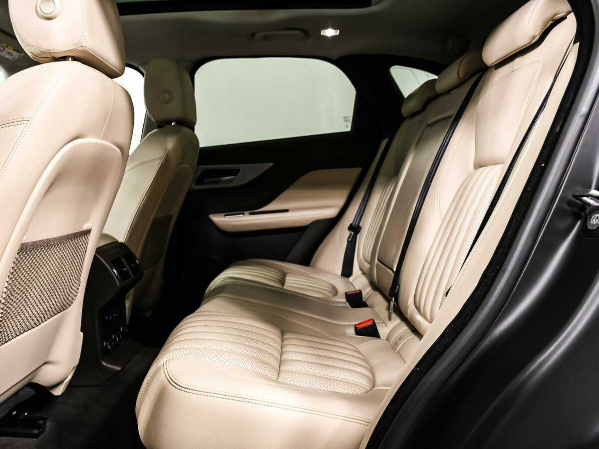 Jaguar F-Pace, 2017 Фото №13