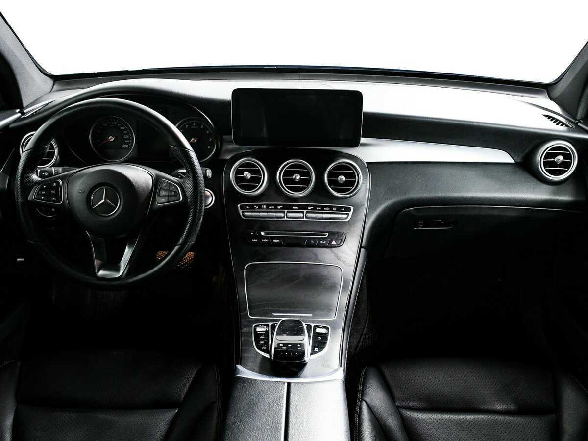 Mercedes-Benz GLC Coupe 300, 2018 Фото №10