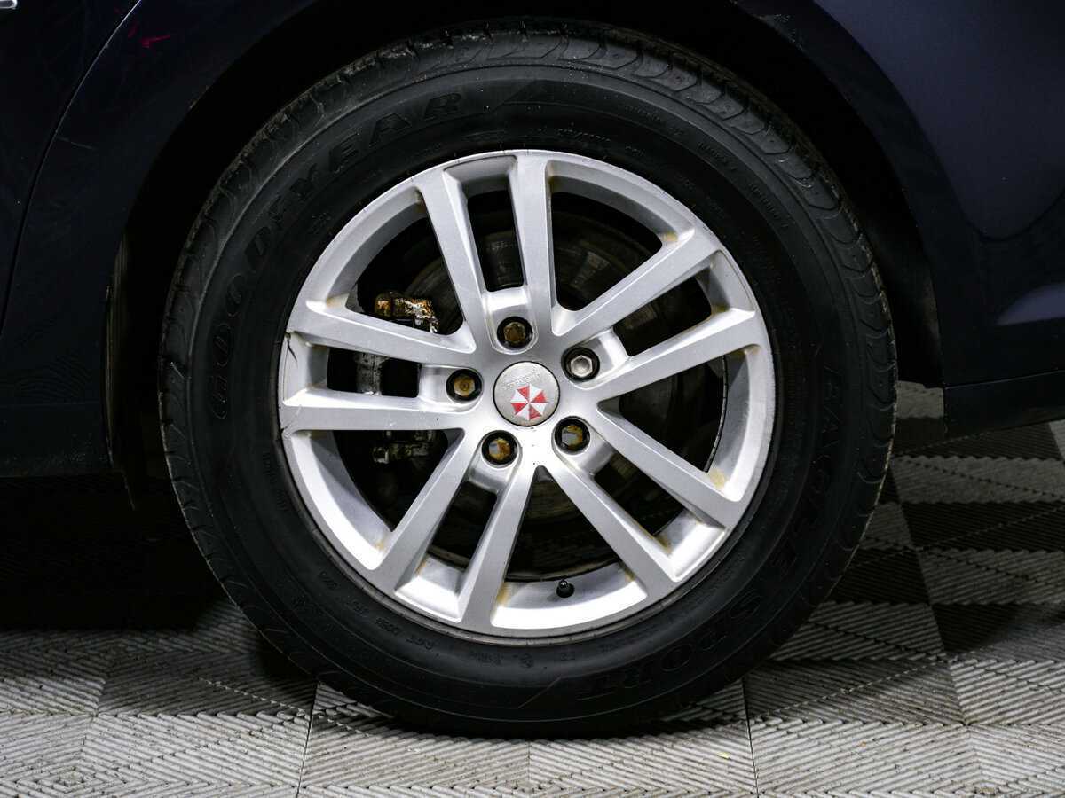 Volkswagen Touran, 2012 Фото №14